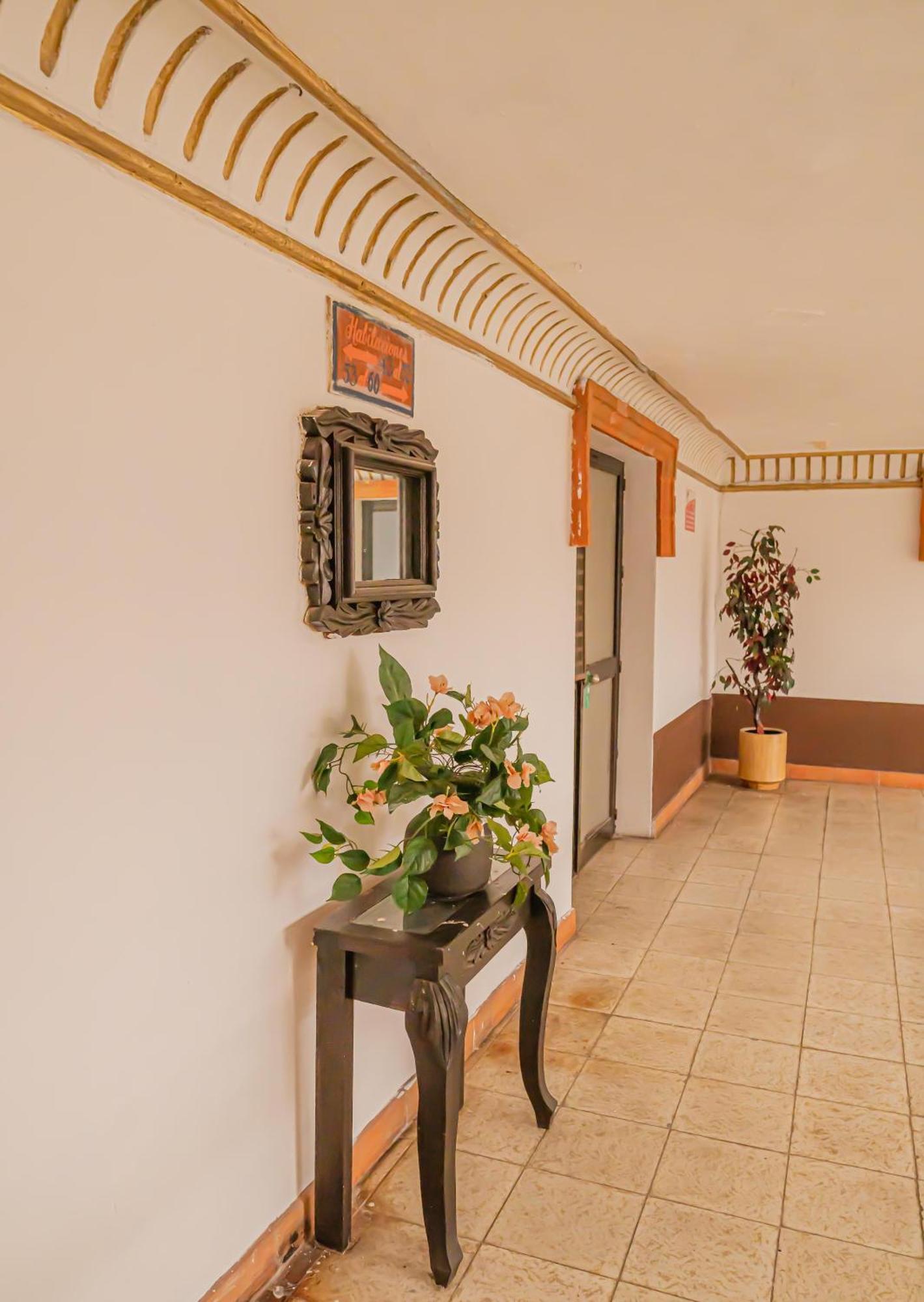 Hotel Zapotlan Ciudad Guzman Exterior photo