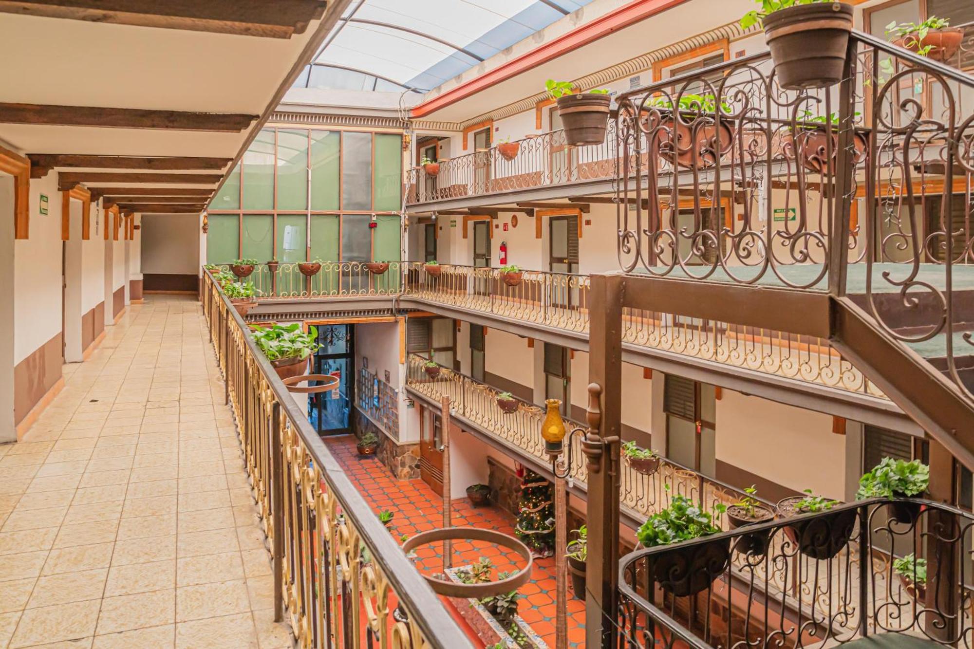 Hotel Zapotlan Ciudad Guzman Exterior photo