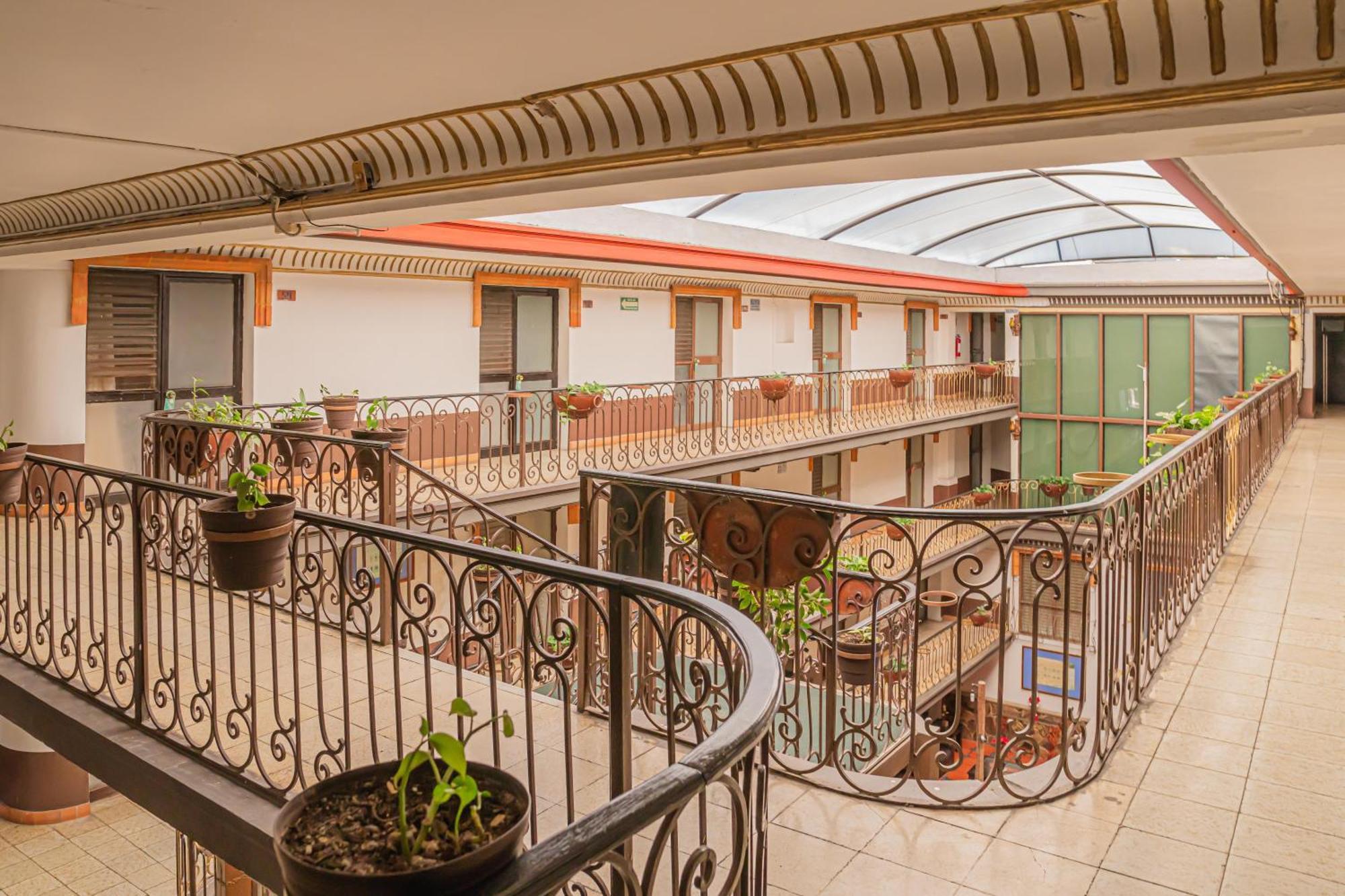 Hotel Zapotlan Ciudad Guzman Exterior photo
