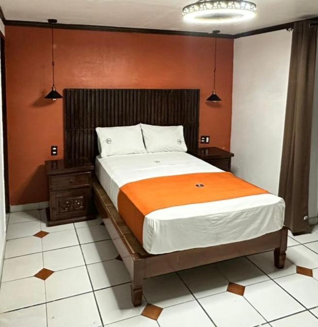 Hotel Zapotlan Ciudad Guzman Exterior photo